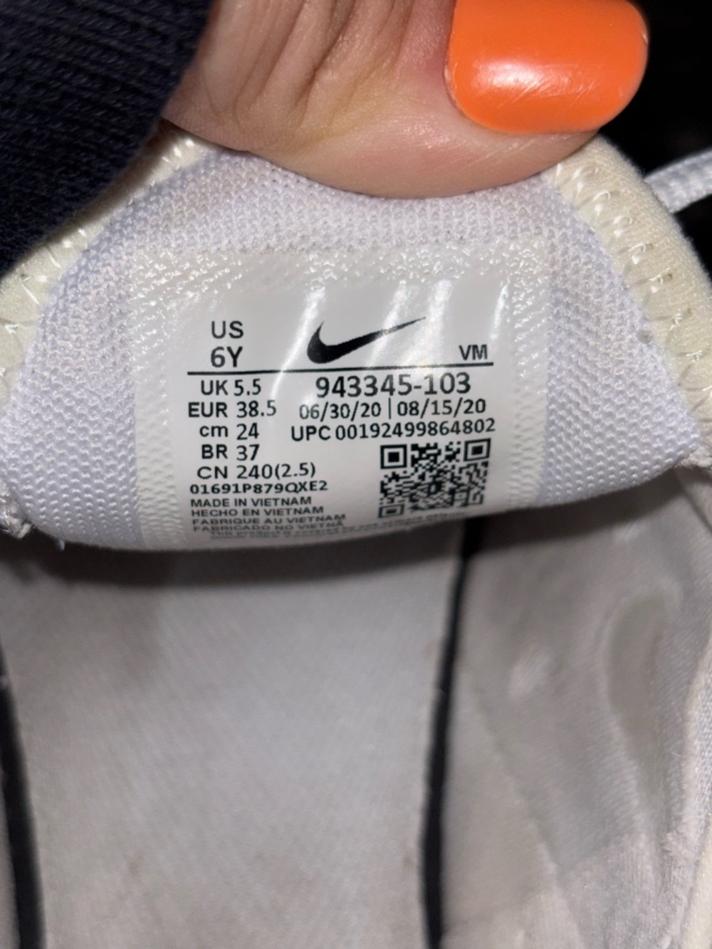 Nike Air Max 270 Triple White Metallic Silver Size 6Y - Picture 14 of 14